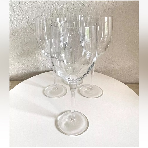 Set of 4 Wine Glasses Goblets Crystal Clear Tall Stem - Picture 6 of 6